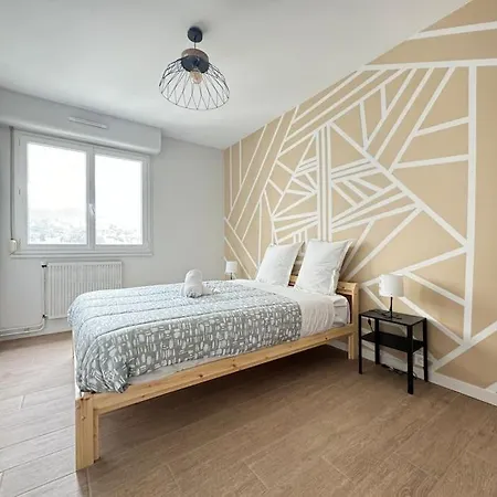 Appartement Jolie F3 Berthelot , Equipé - Wi-fi , Cl-fd Berthelot 10eme *