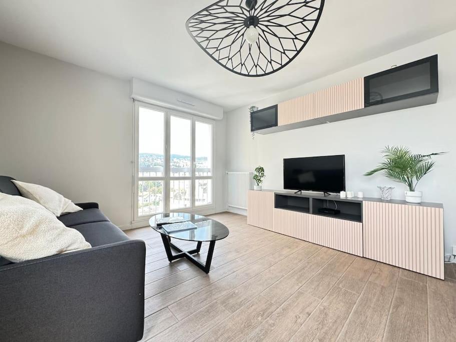 Jolie F3 Berthelot , Equipe - Wi-fi , Cl-fd Berthelot 10eme Appartement